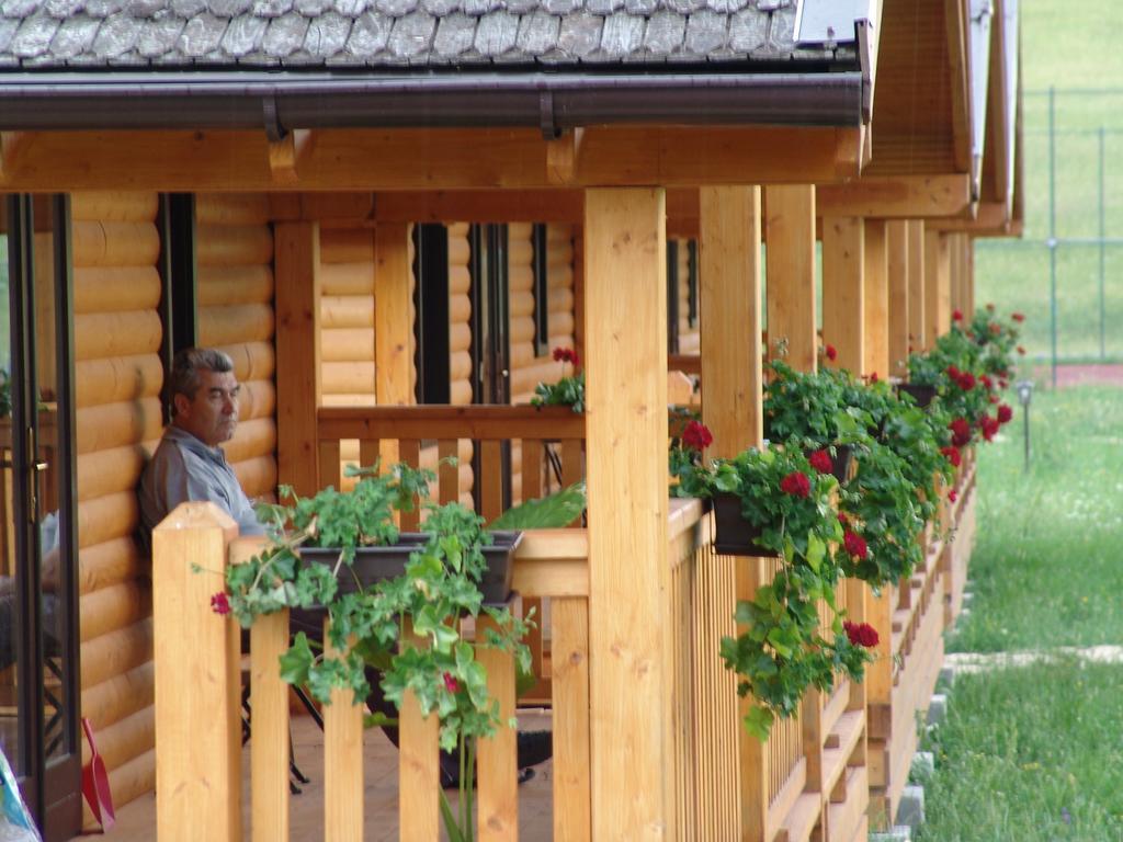 Complex Agroturistic Livada De Nuci Villa Baia de Fier Bagian luar foto